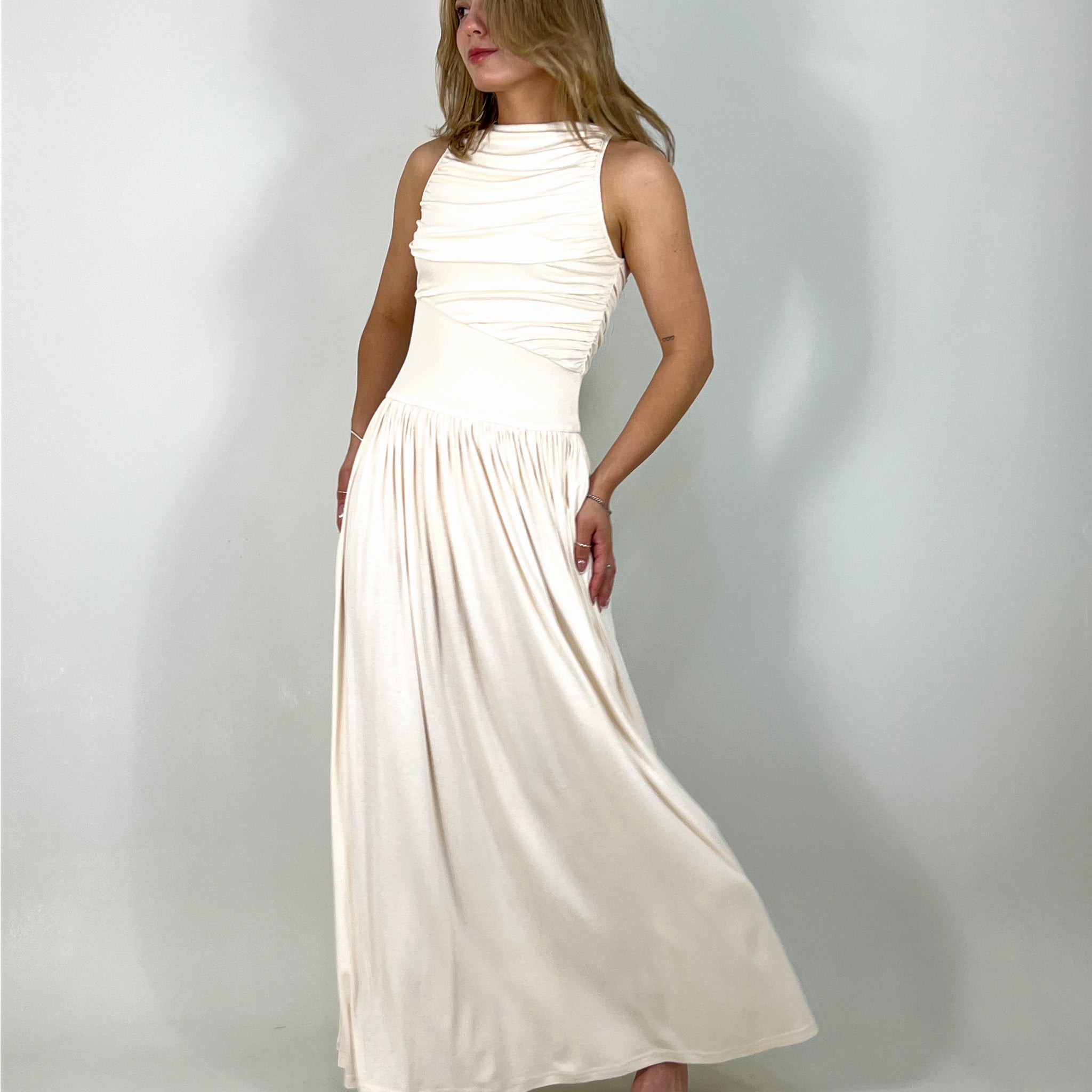 Creamy waist dress