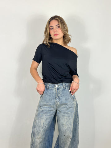 the shoulder top black